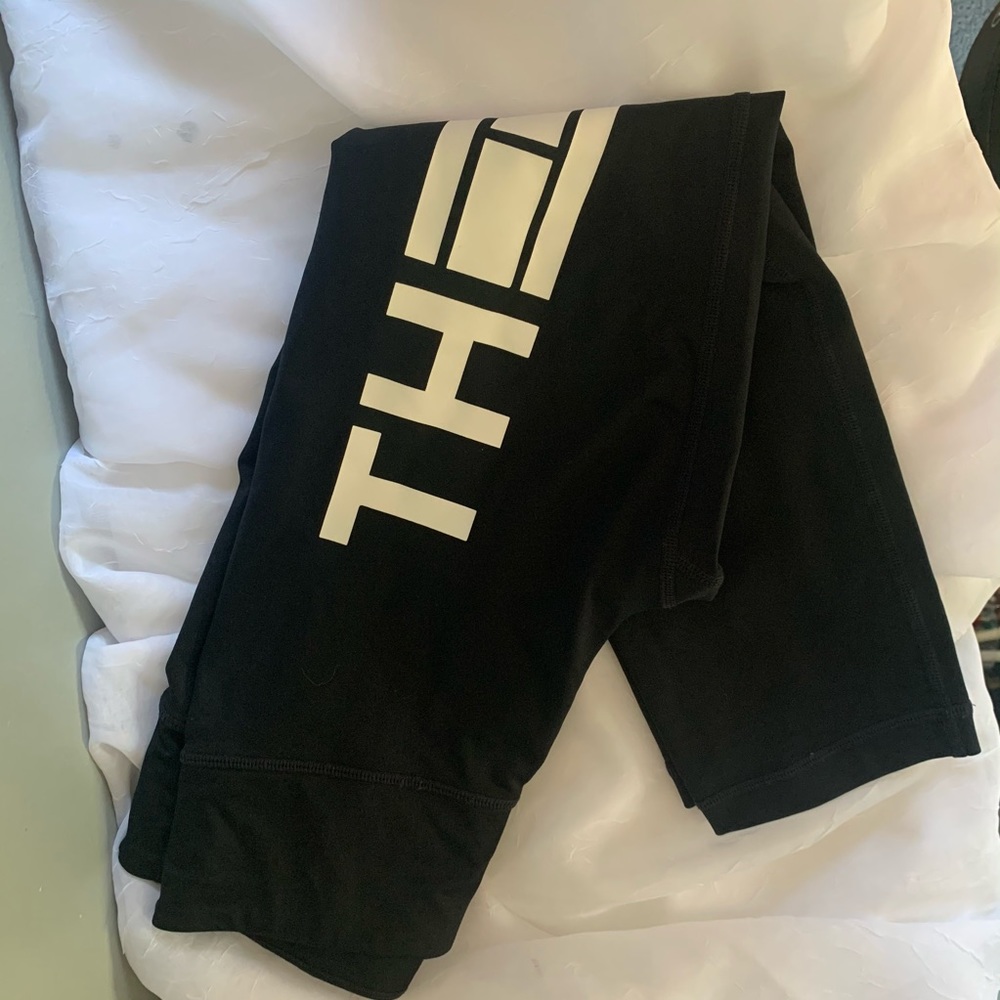 Tommy Hilfiger compression capris